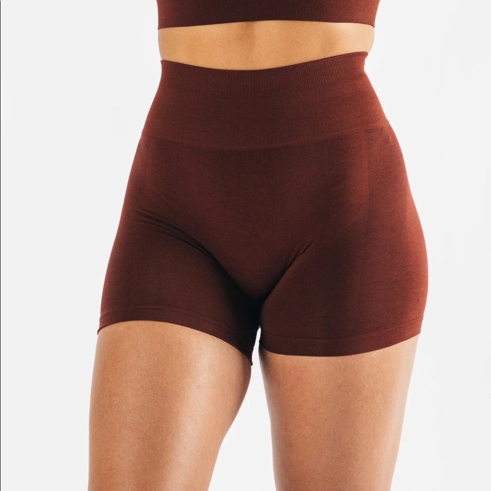 Alphalete amplify shorts copper
